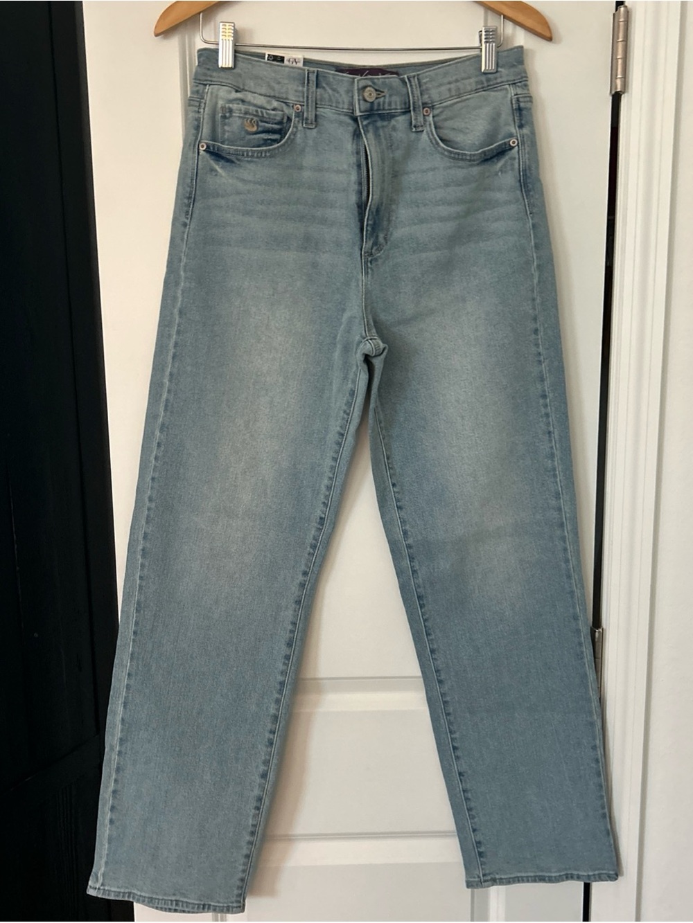 Gloria Vanderbilt Women's Relaxed Straight Leg Jean, Light Blue, Size: 6, New